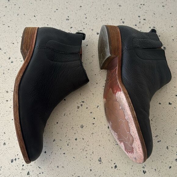 Kork-Ease Black Leather Women’s Ankle Boots Booties Slip On Low Heel Size 9M GUC - Picture 12 of 12